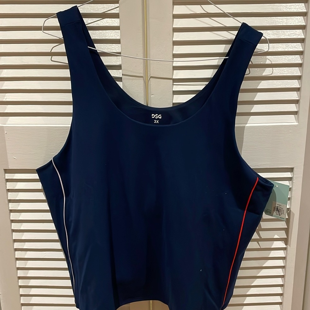 DSG sleeveless tank top NWT athleisure activewear
